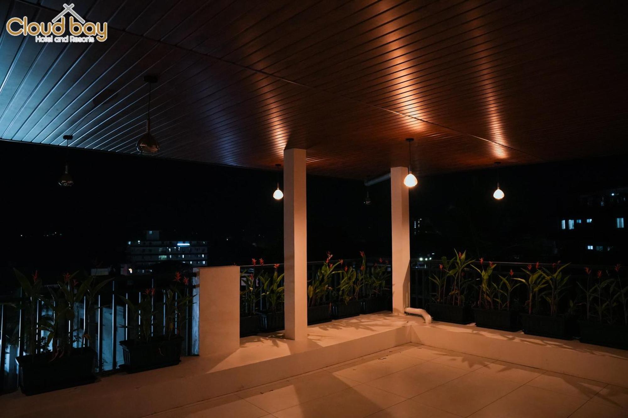 Hotel Cloud Bay Manjeri 外观 照片