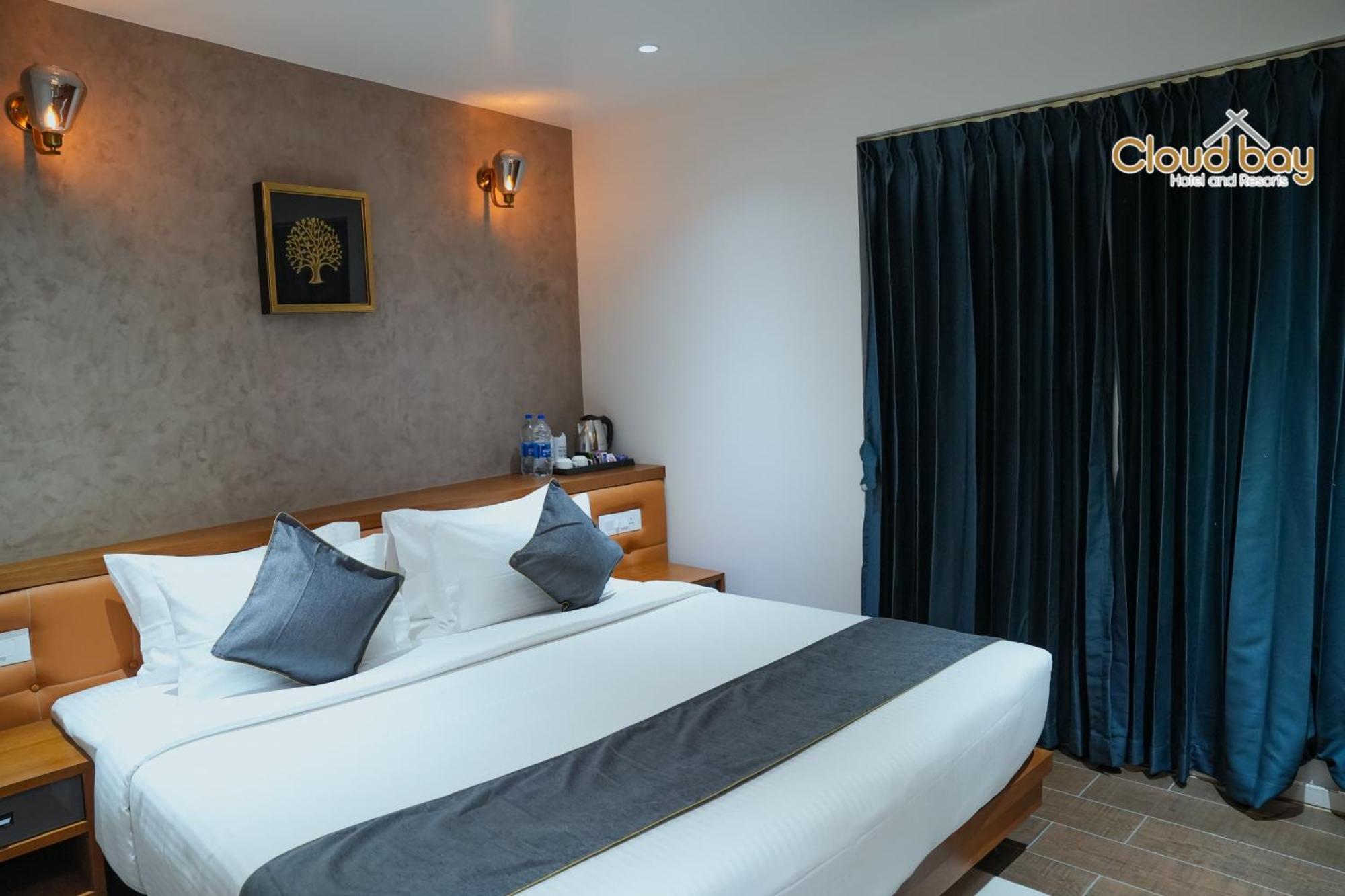 Hotel Cloud Bay Manjeri 外观 照片